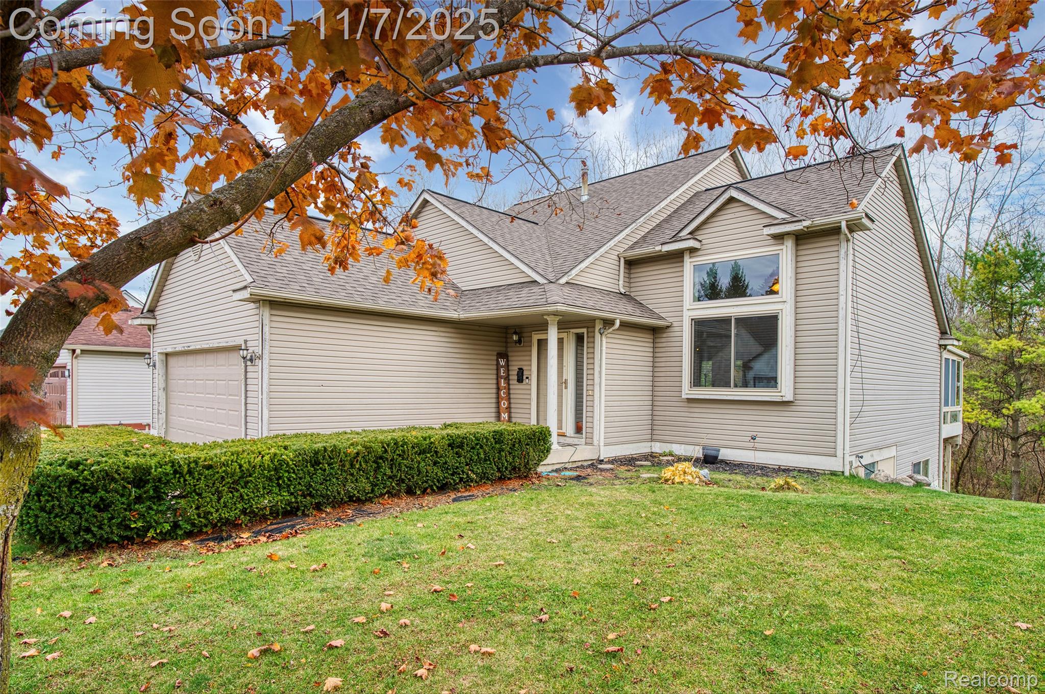 1285 Edgebrook Drive