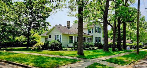 1111 W Park Street Lapeer City MI 48446