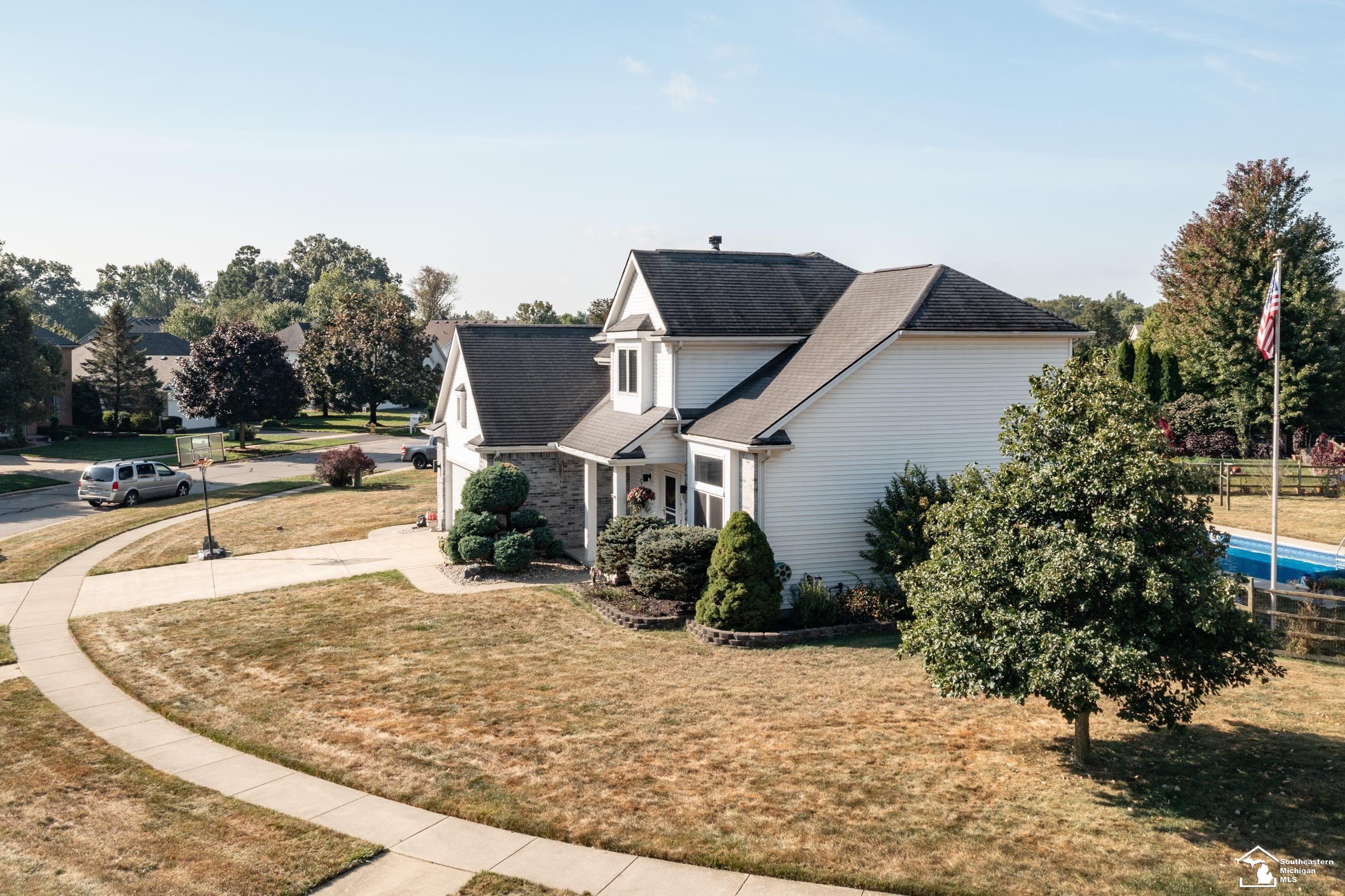 7733 KENSINGTON Road