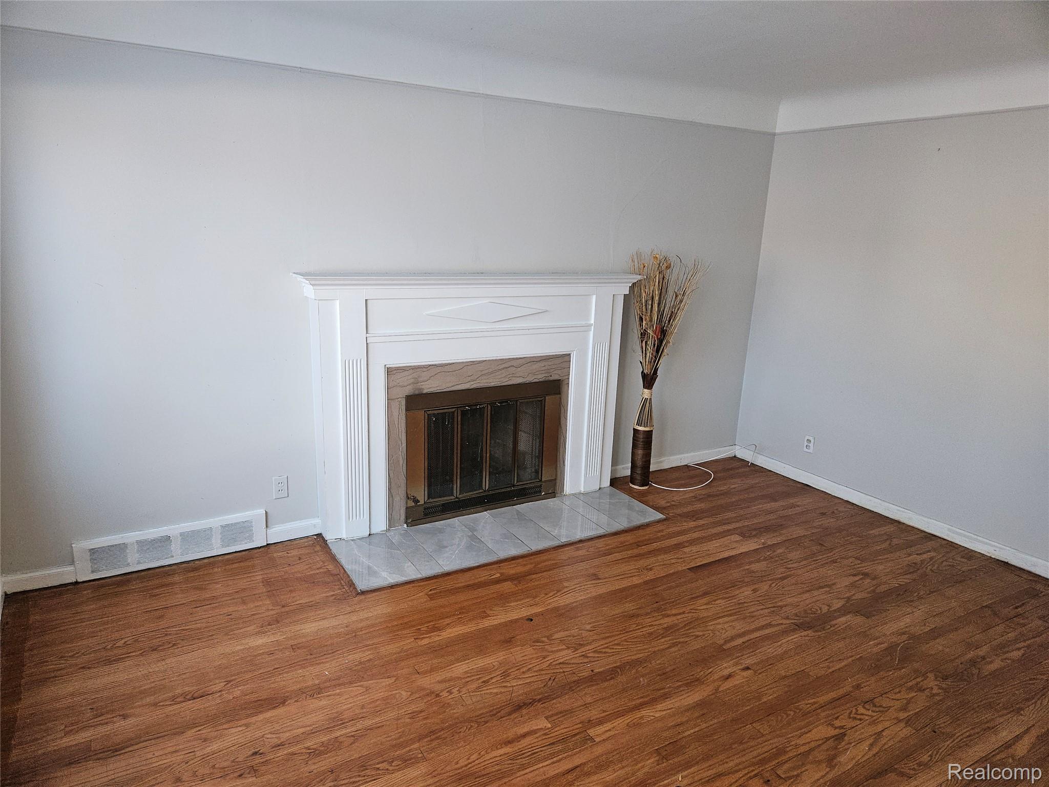 8035 Pinehurst Street