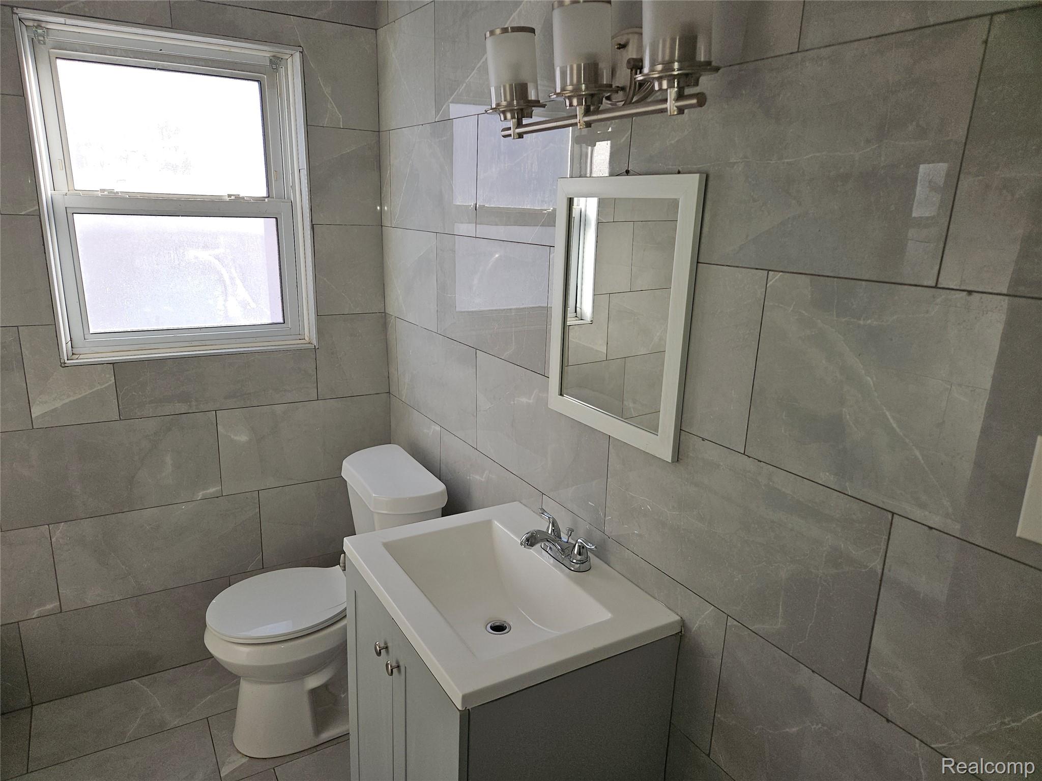 8035 Pinehurst Street