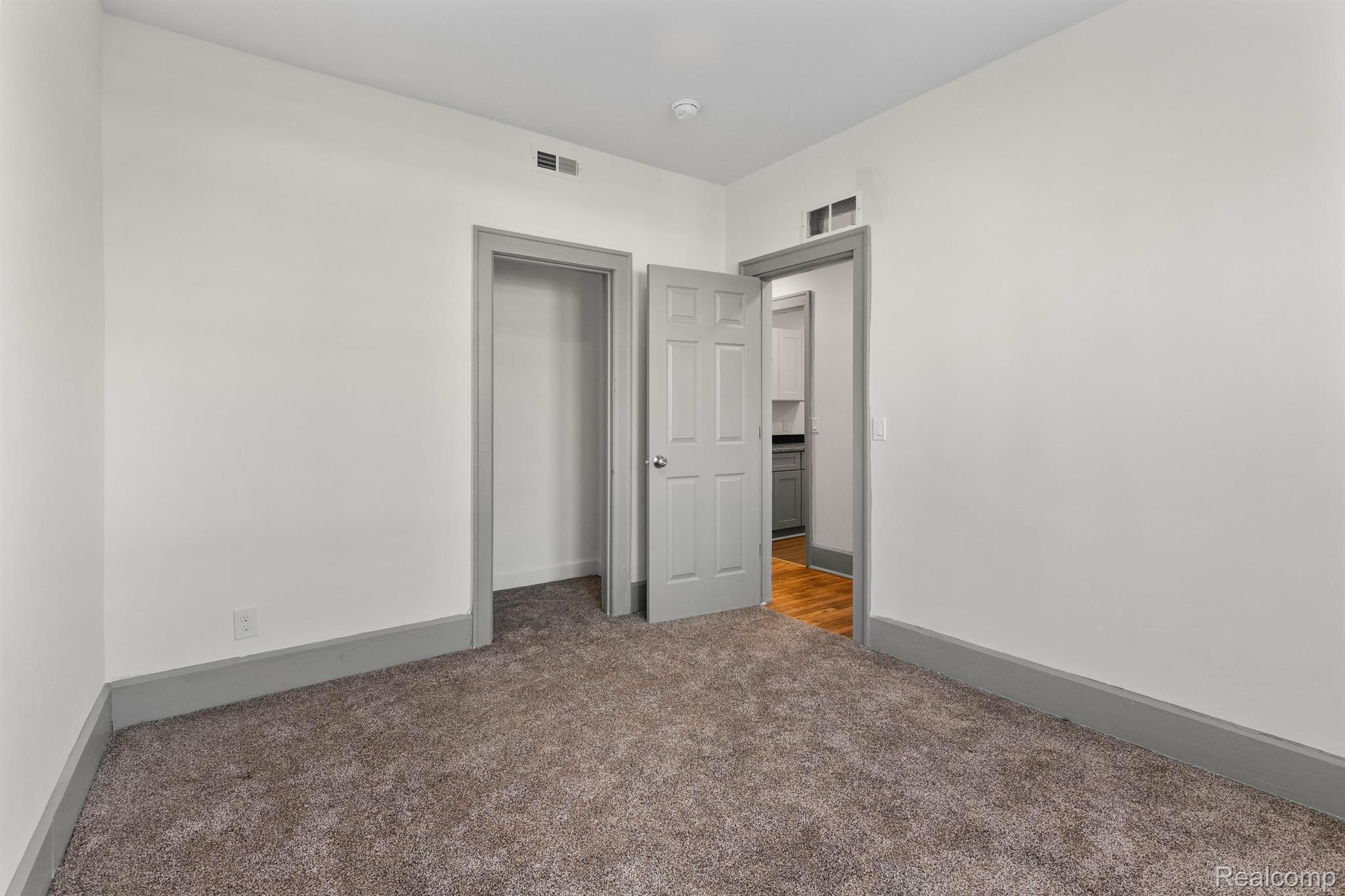 Detroit City, Michigan 48202, United States, 2 Bedrooms Bedrooms, ,1 BathroomBathrooms,Residential,Active,191259