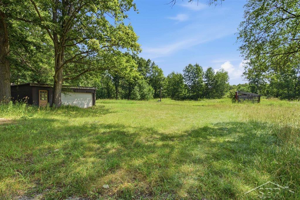 956 N Eleven Mile Road