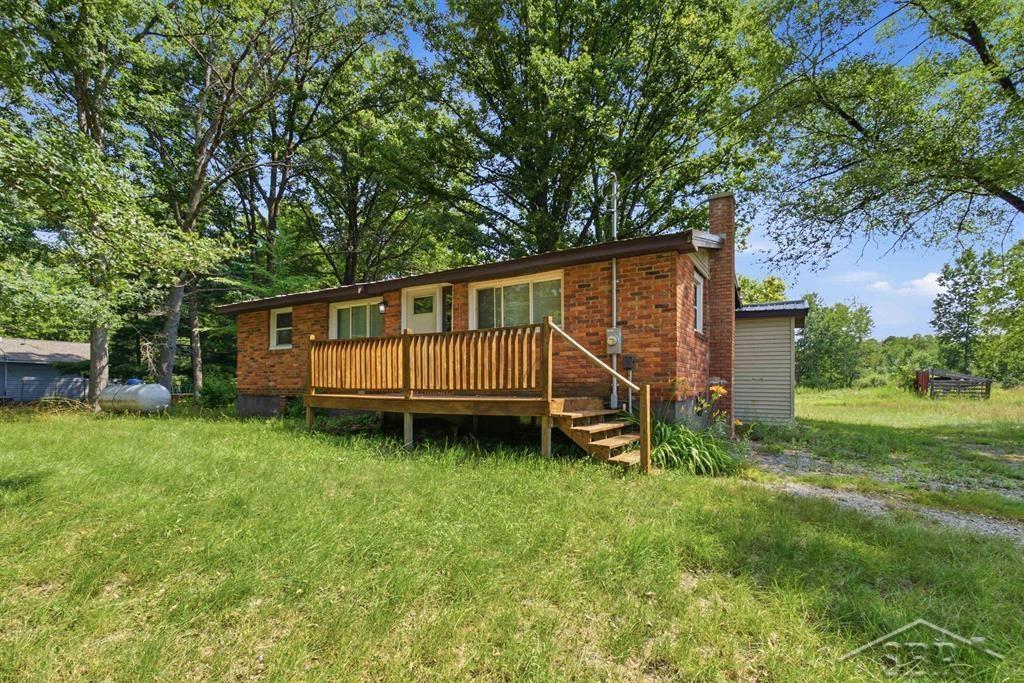 956 N Eleven Mile Road