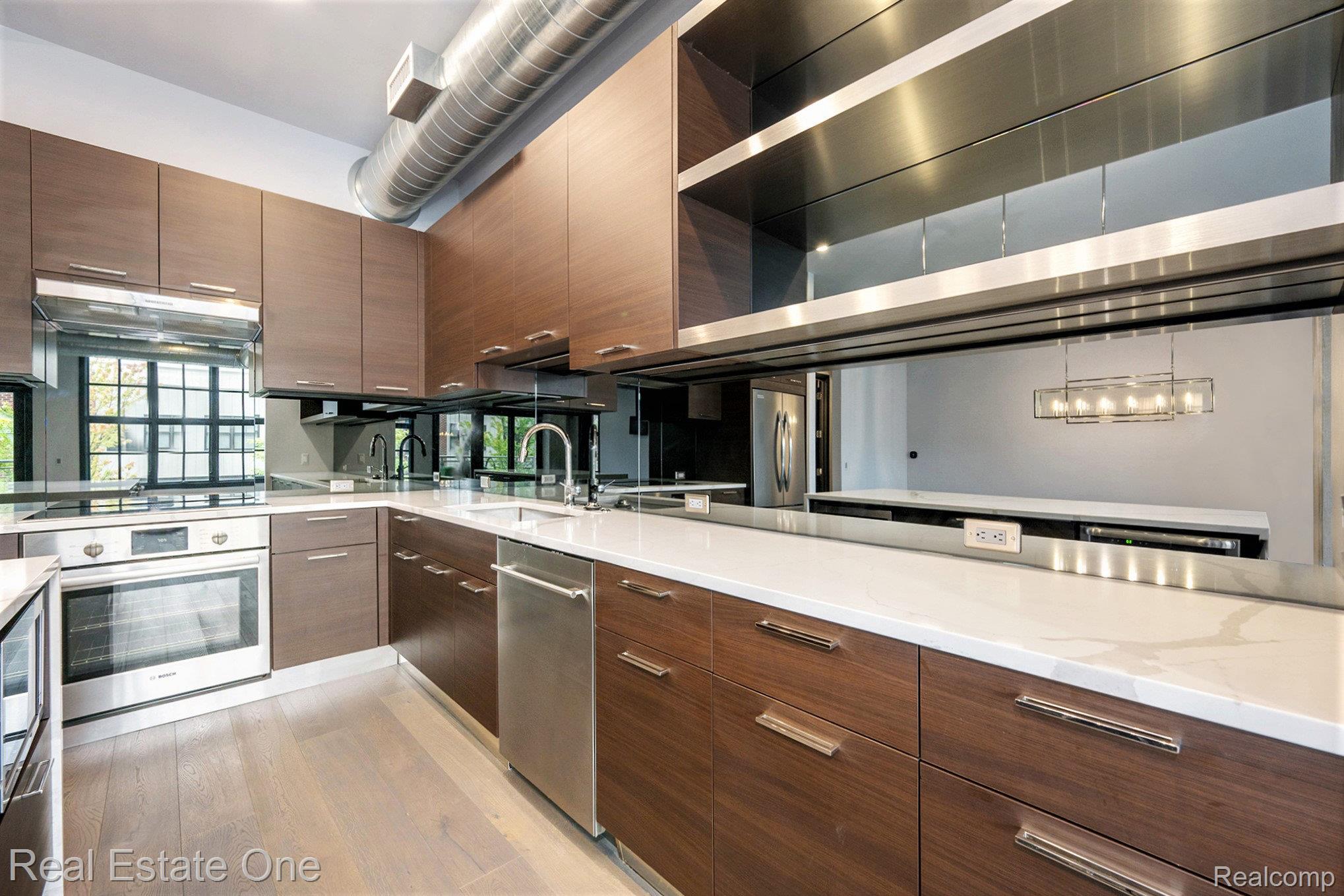 2051 Villa Road 203