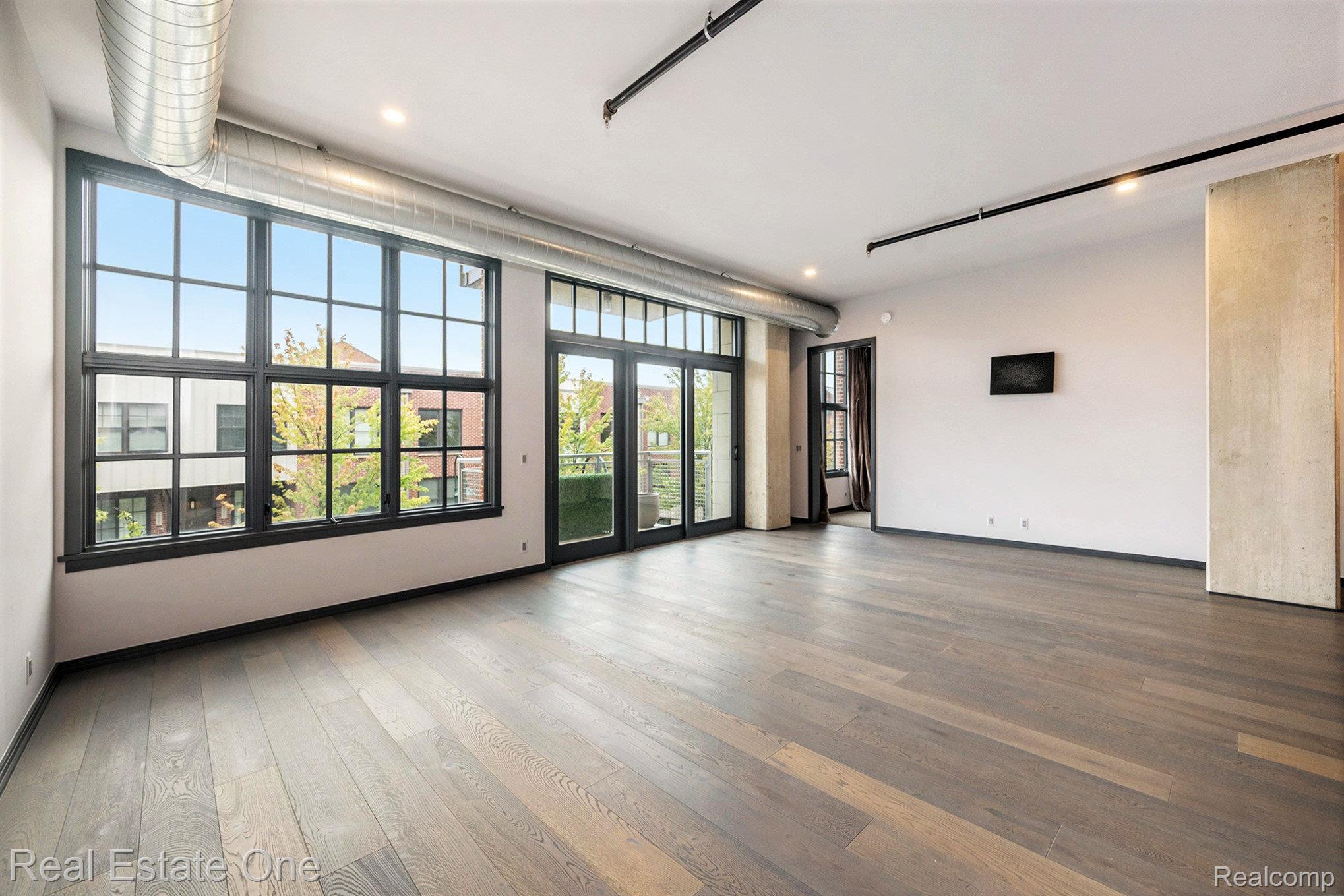 2051 Villa Road 203
