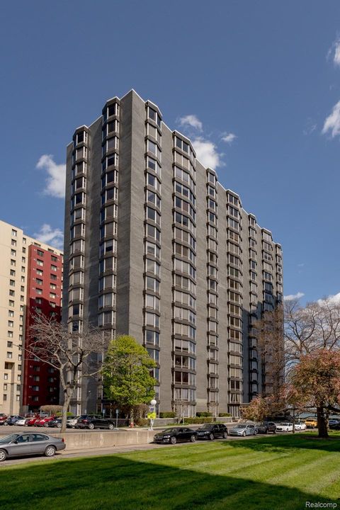 8200 E Jefferson 503 Detroit City MI 48214