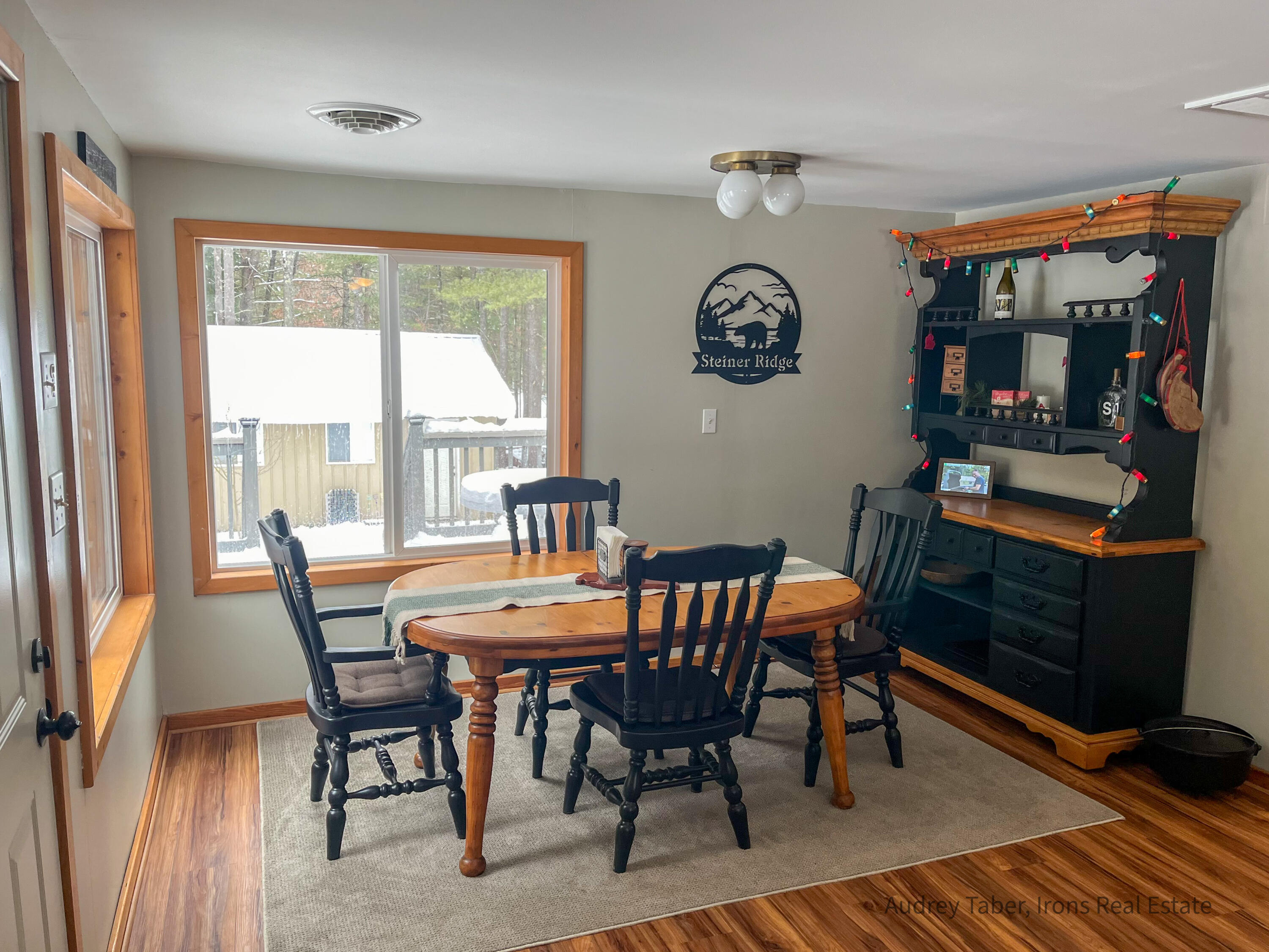 674 N Michigan Avenue