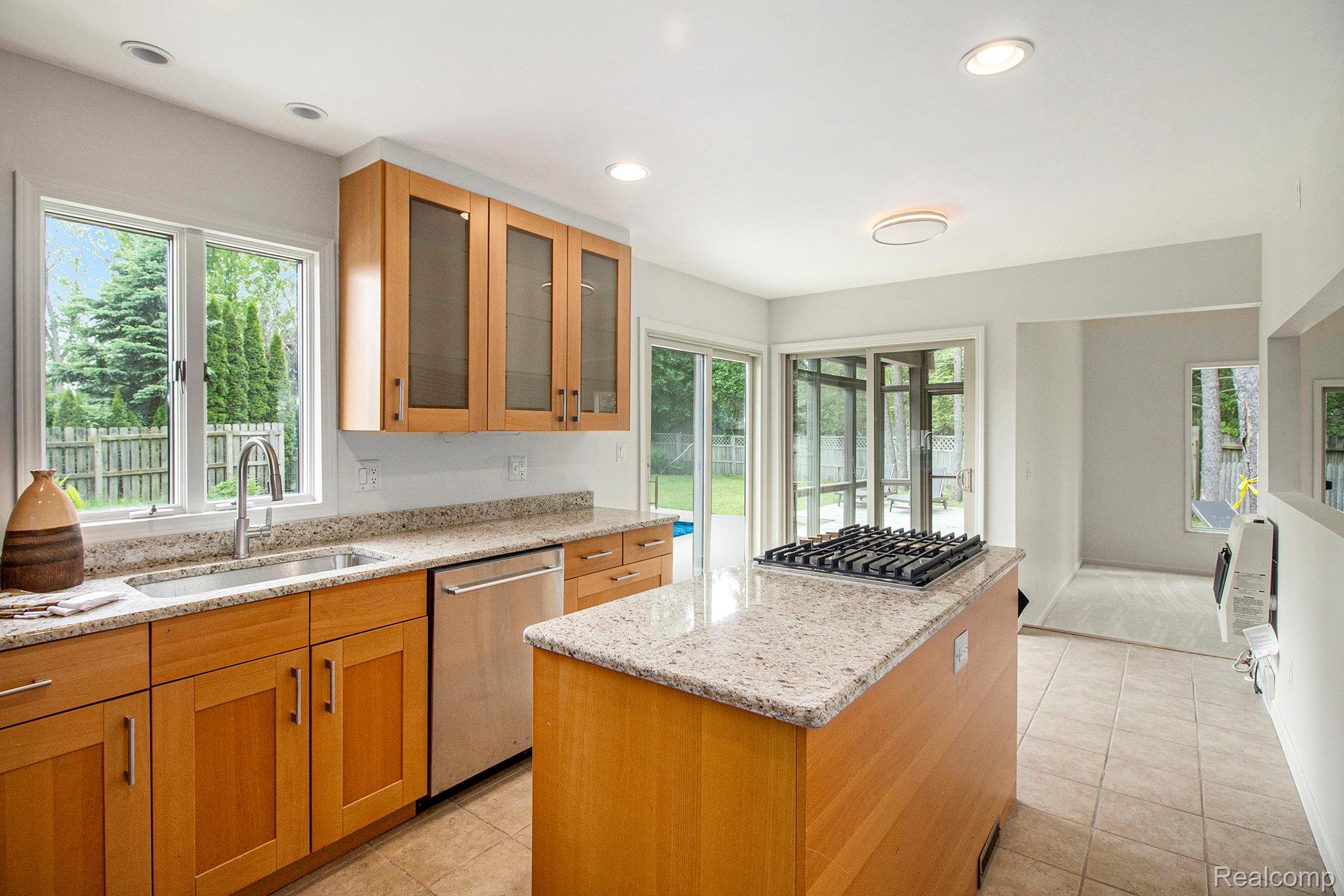 Independence Charter Township, Michigan 48348, United States, 3 Bedrooms Bedrooms, ,2 BathroomsBathrooms,Residential,Active,143027