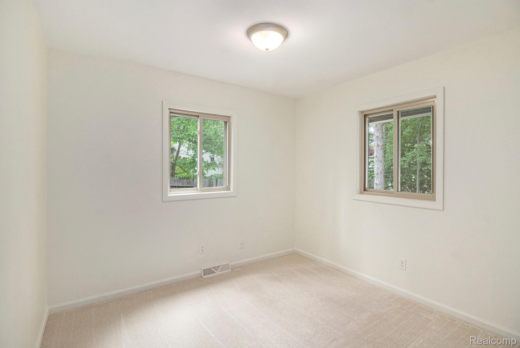 Independence Charter Township, Michigan 48348, United States, 3 Bedrooms Bedrooms, ,2 BathroomsBathrooms,Residential,Active,143027