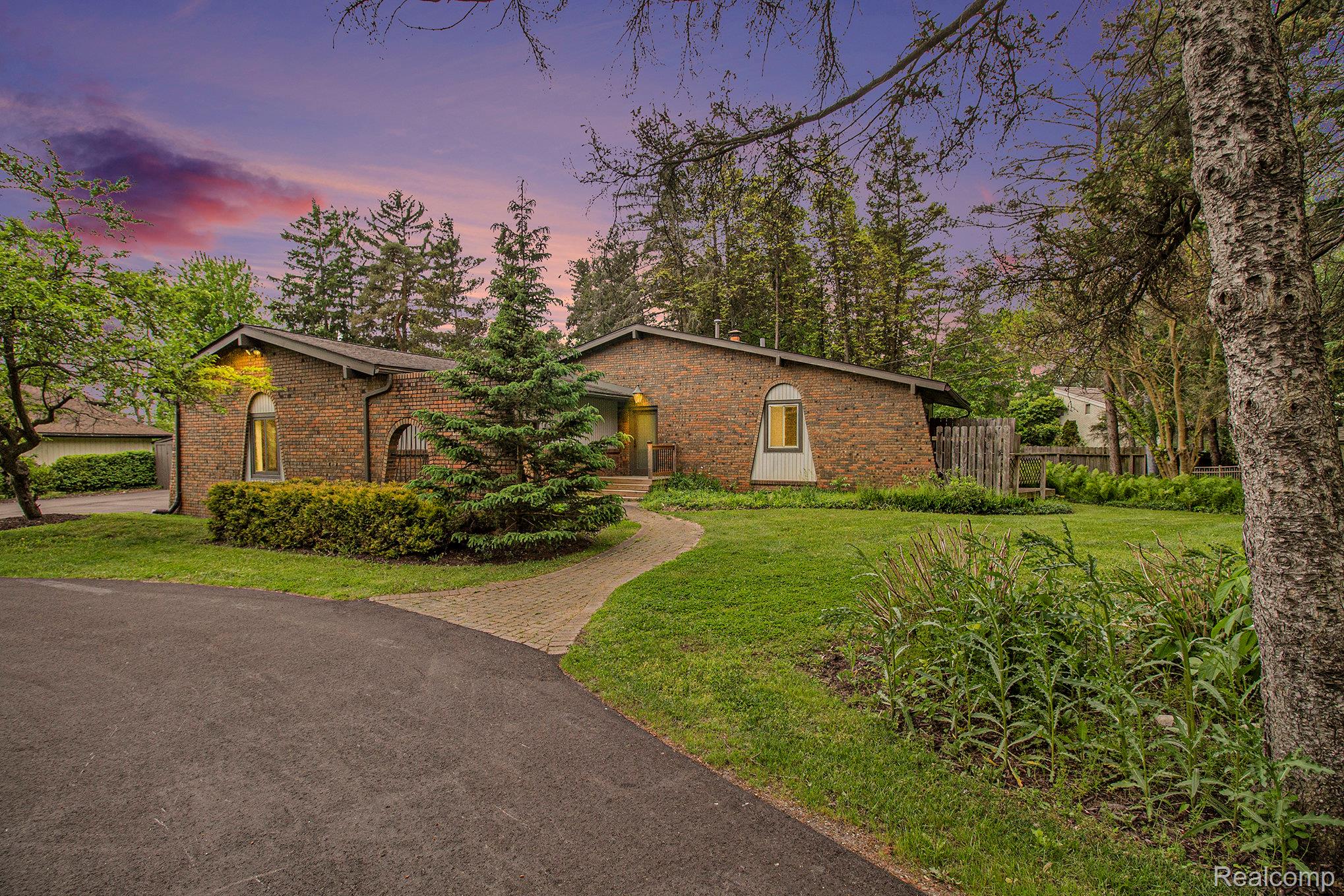 Independence Charter Township, Michigan 48348, United States, 3 Bedrooms Bedrooms, ,2 BathroomsBathrooms,Residential,Active,143027