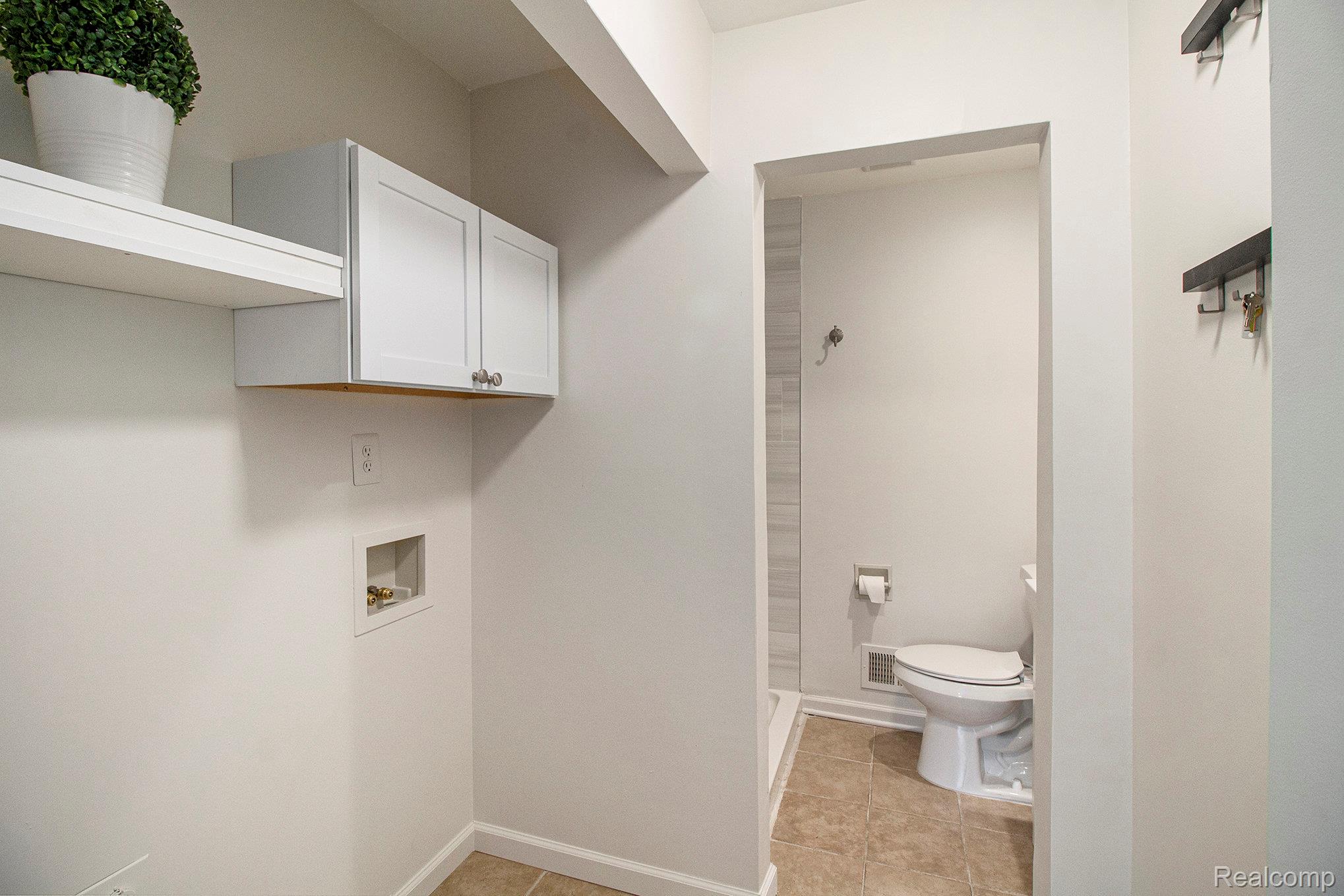 Independence Charter Township, Michigan 48348, United States, 3 Bedrooms Bedrooms, ,2 BathroomsBathrooms,Residential,Active,143027