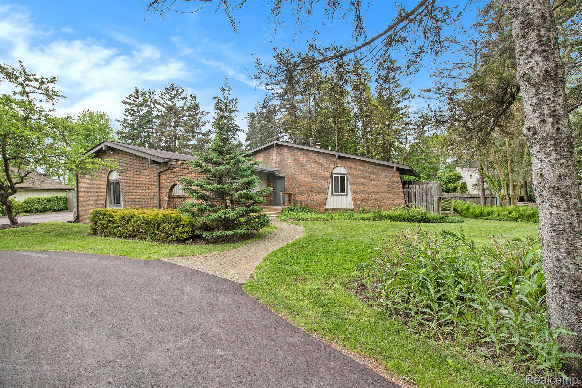 Independence Charter Township, Michigan 48348, United States, 3 Bedrooms Bedrooms, ,2 BathroomsBathrooms,Residential,Active,143027