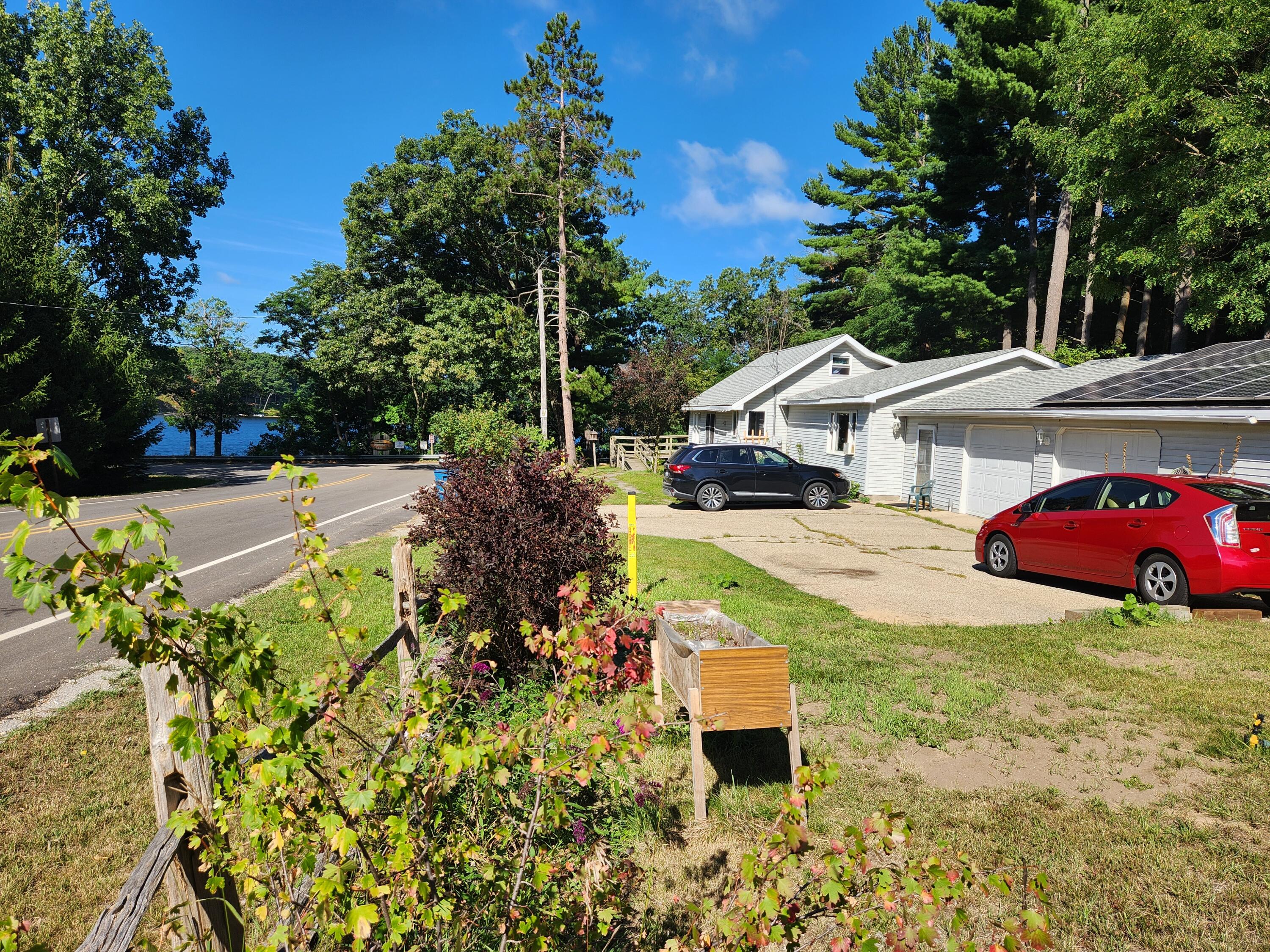 347 W Foss Avenue