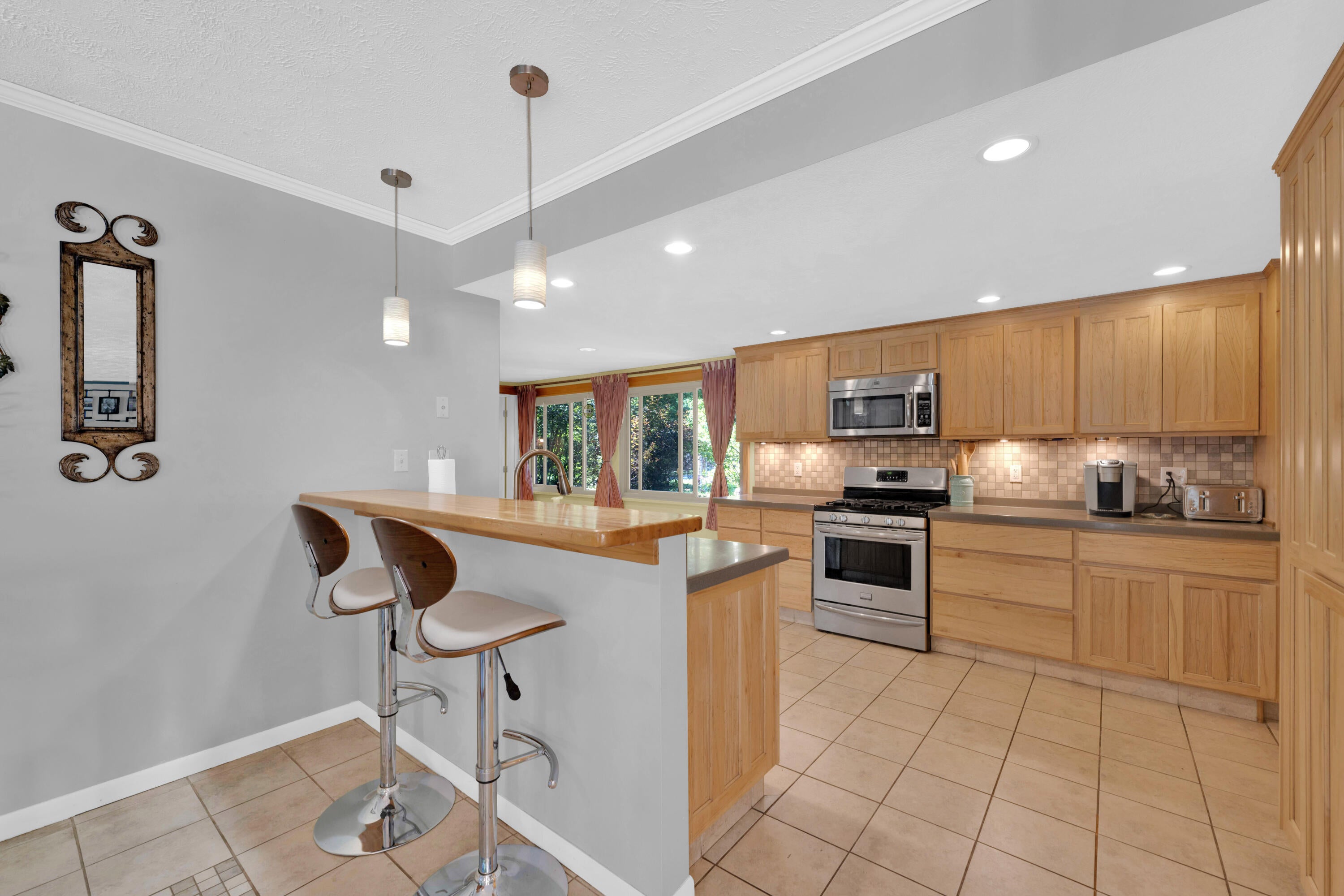 888 W Walnut Street