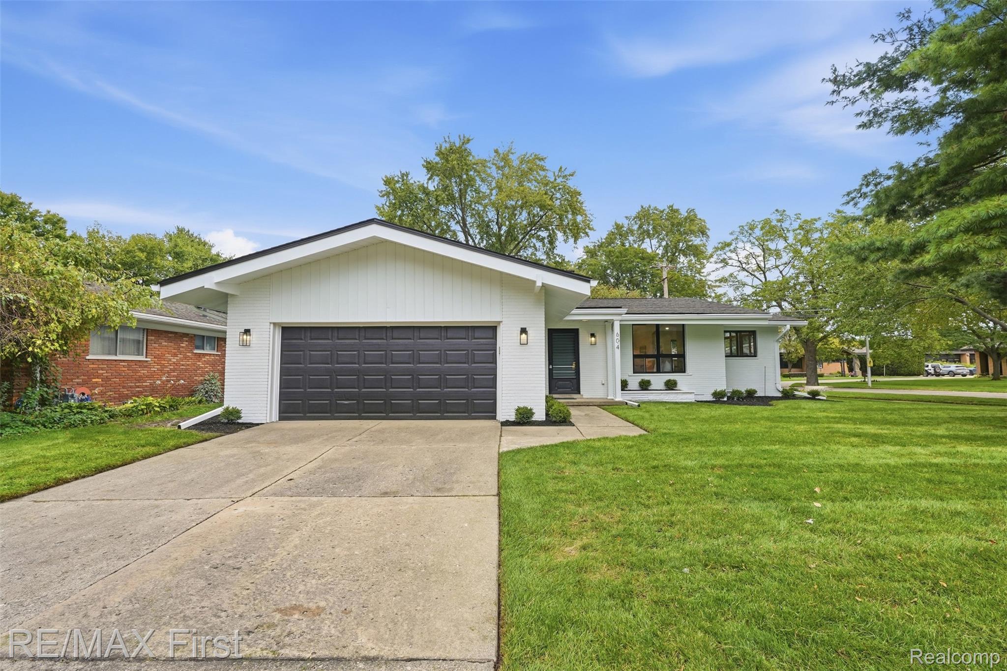 604 S Higbie Place