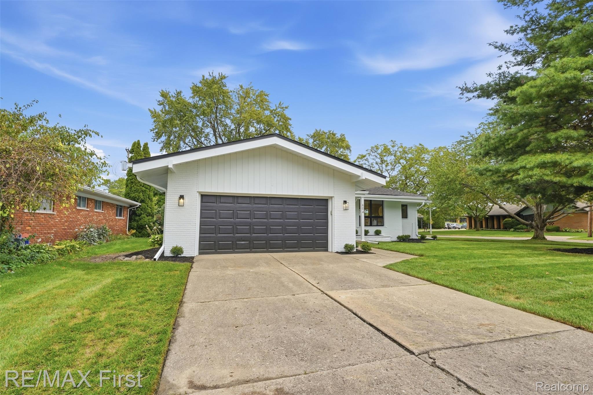 604 S Higbie Place
