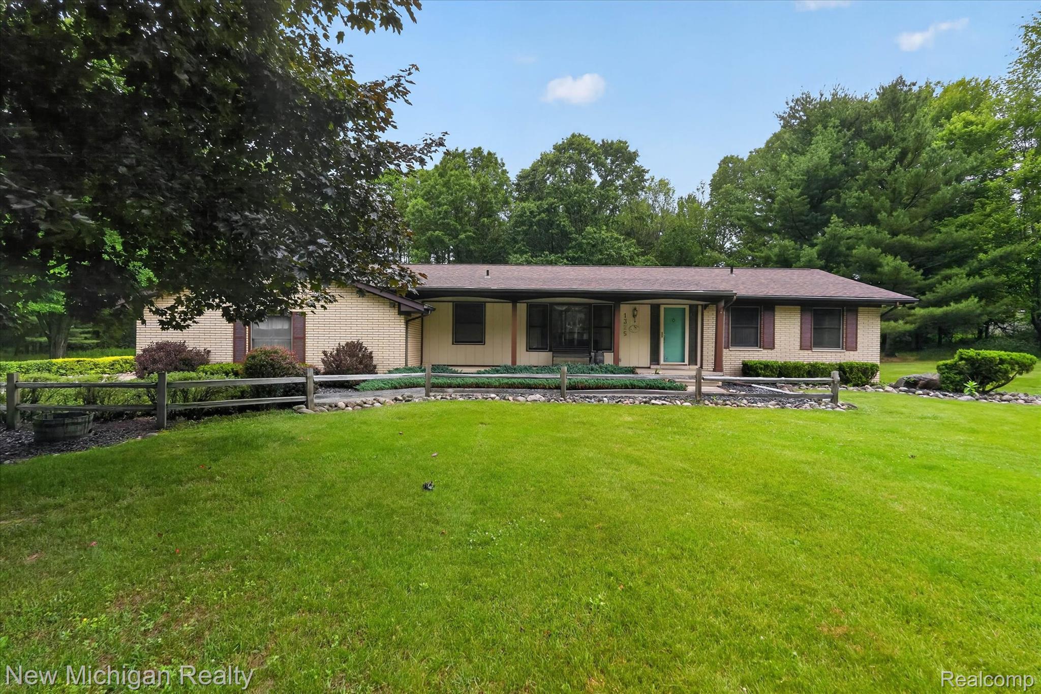 1325 Pine Grove Lane