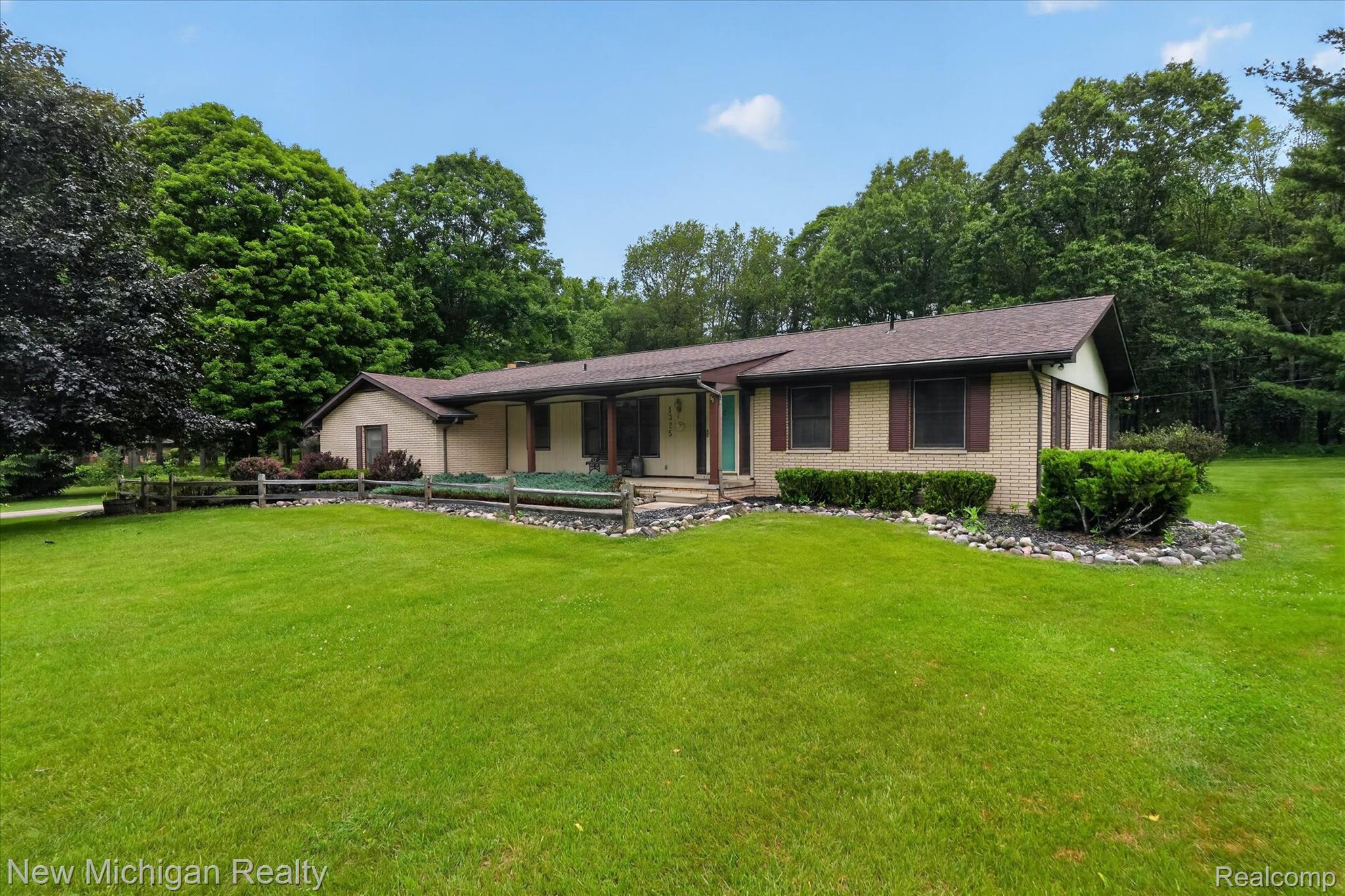 1325 Pine Grove Lane