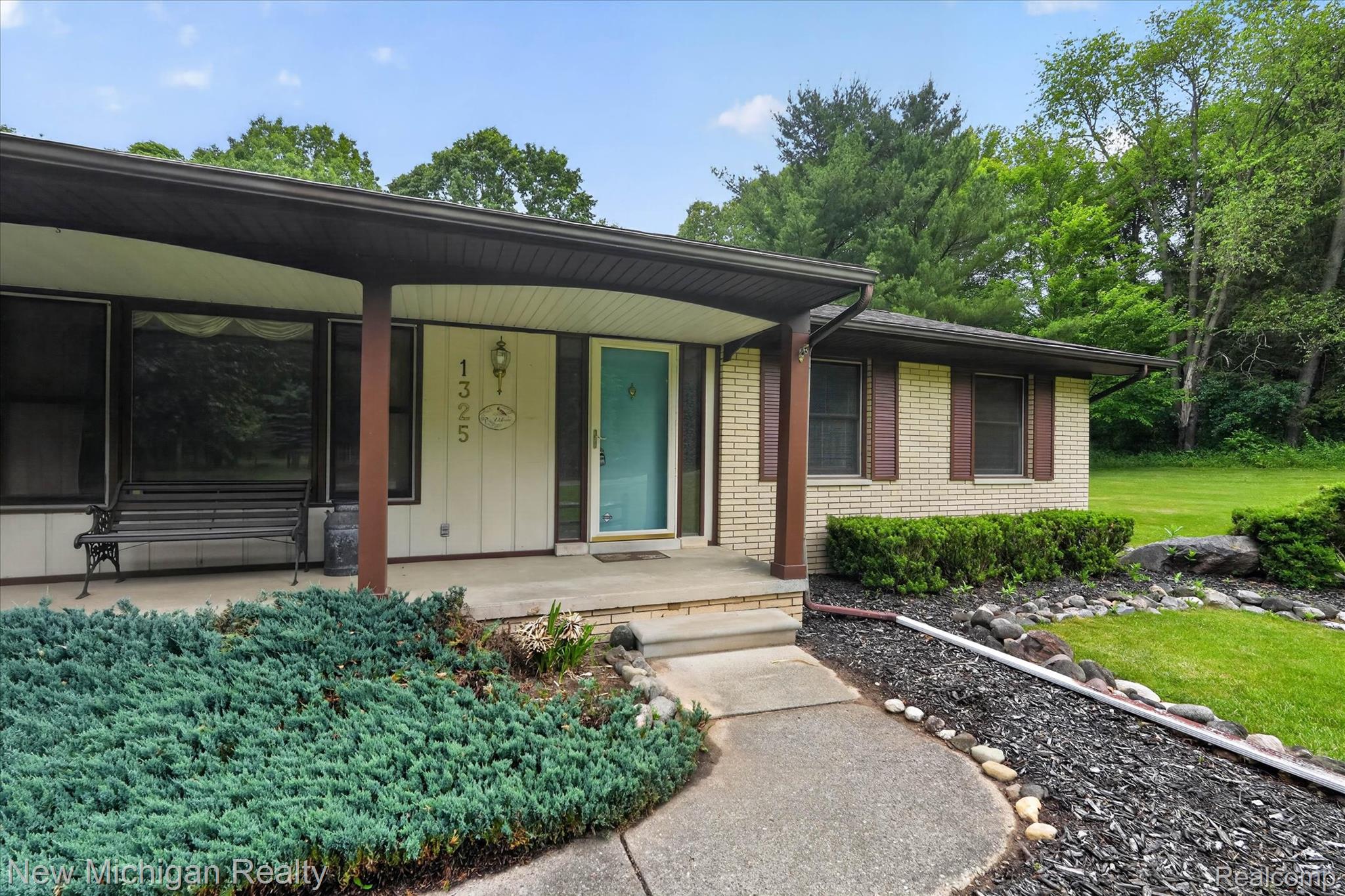 1325 Pine Grove Lane