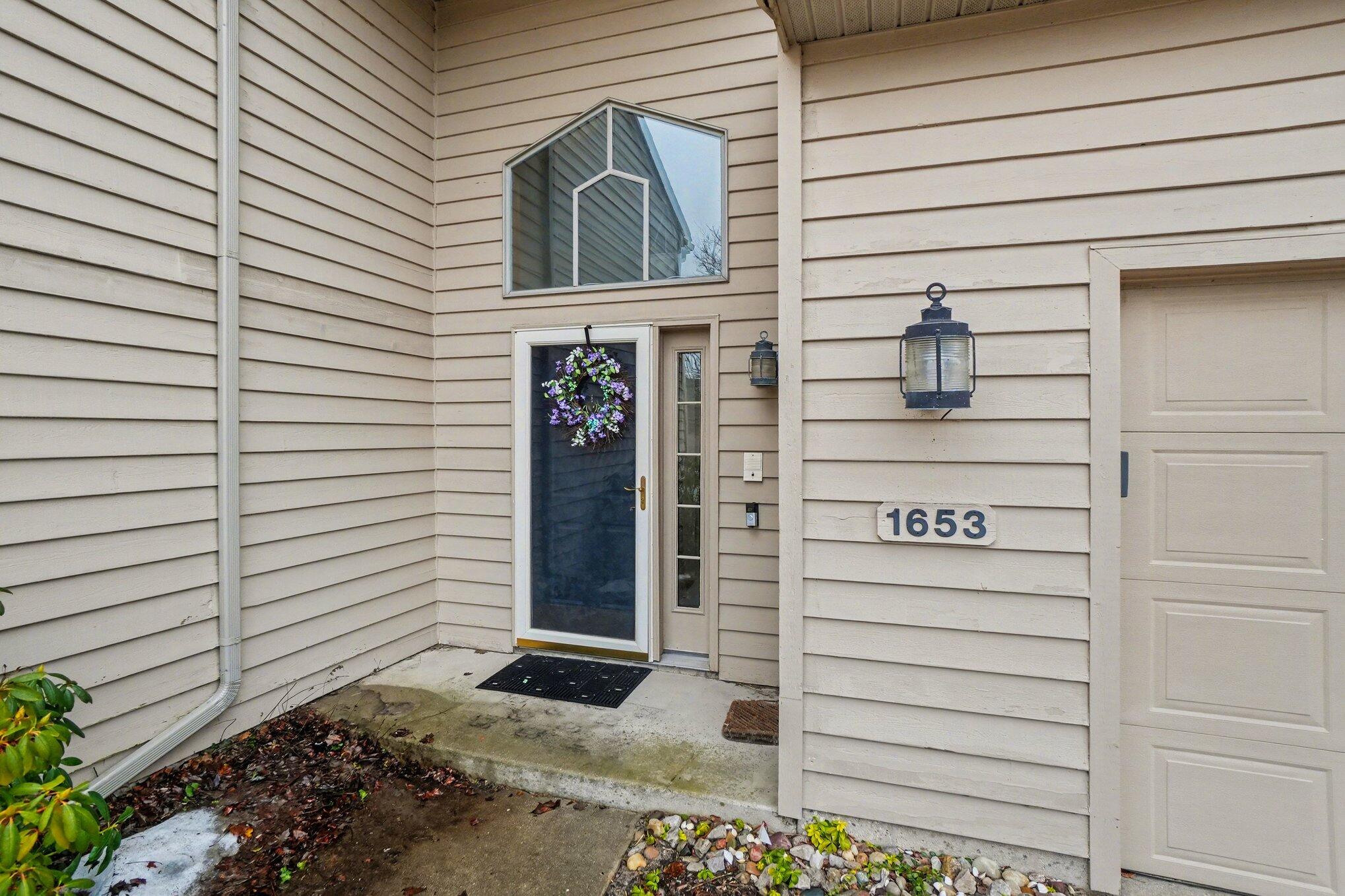 1653 E Harbour Towne Circle