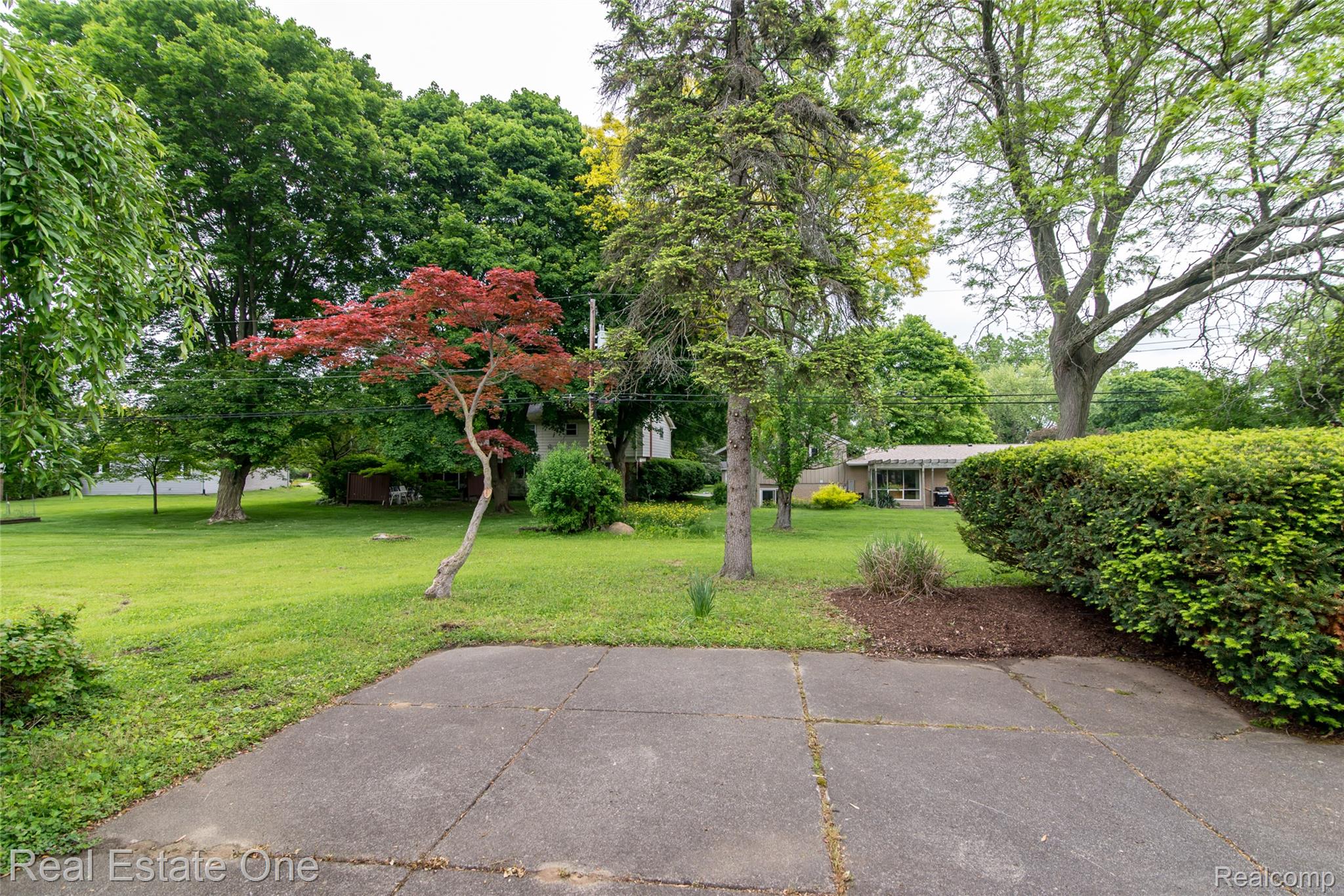 6845 Tamerlane Drive