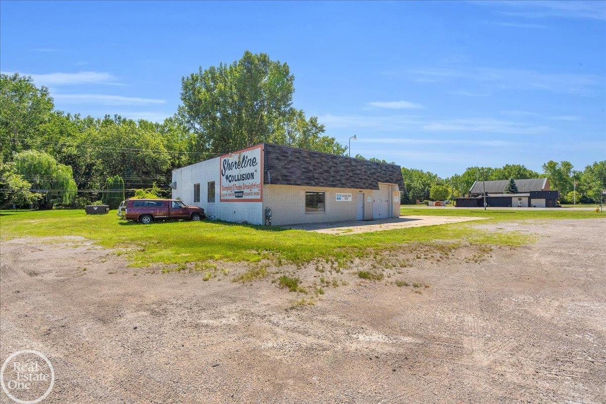 39554 Jefferson Avenue