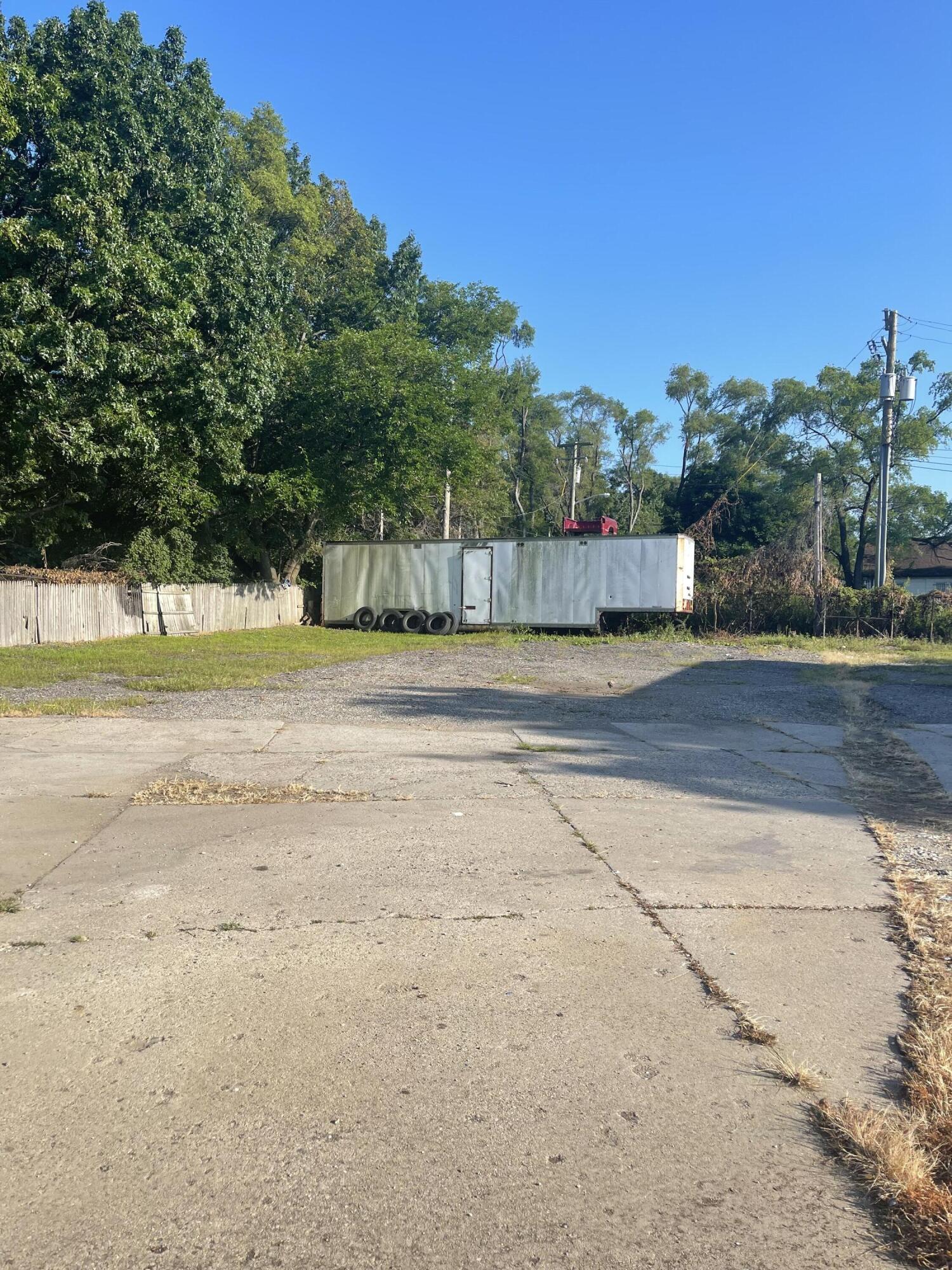 5720 E Davison Street