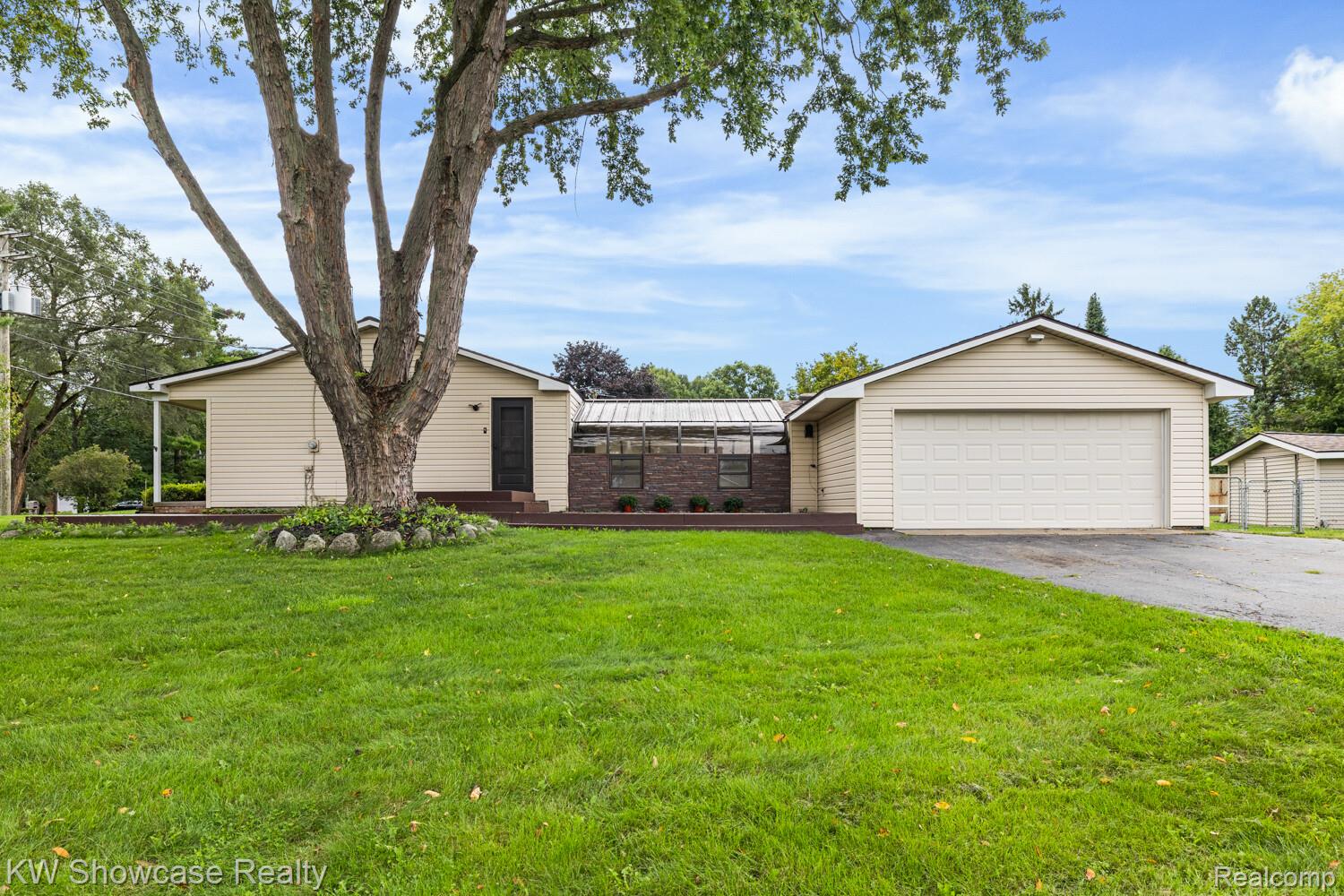2755 Willow Lane