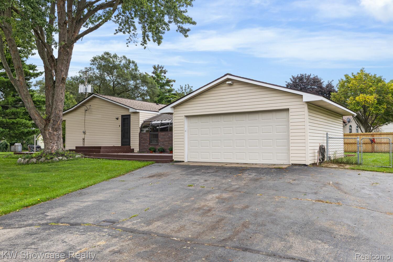2755 Willow Lane