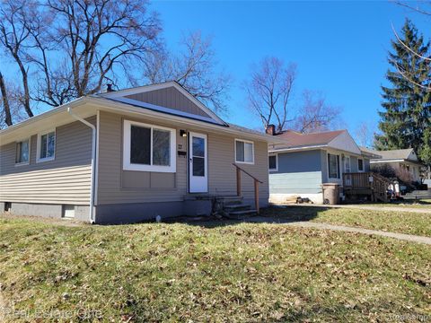 77 W Rutgers Avenue Pontiac City MI 48340