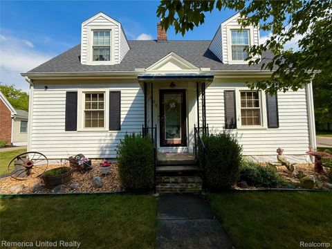 603 N Michigan Avenue Howell City MI 48843