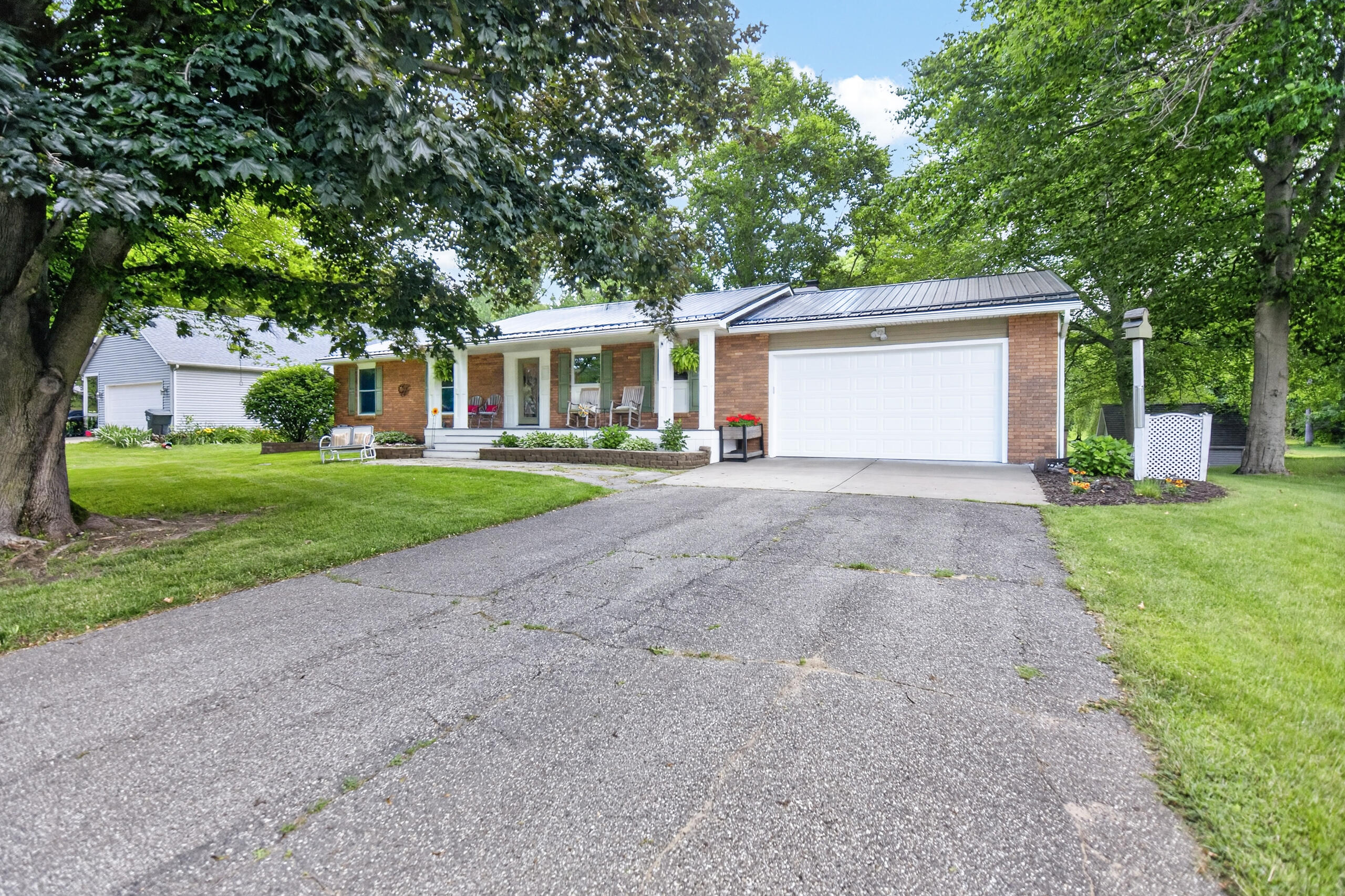 16395 Prairie Brook Road