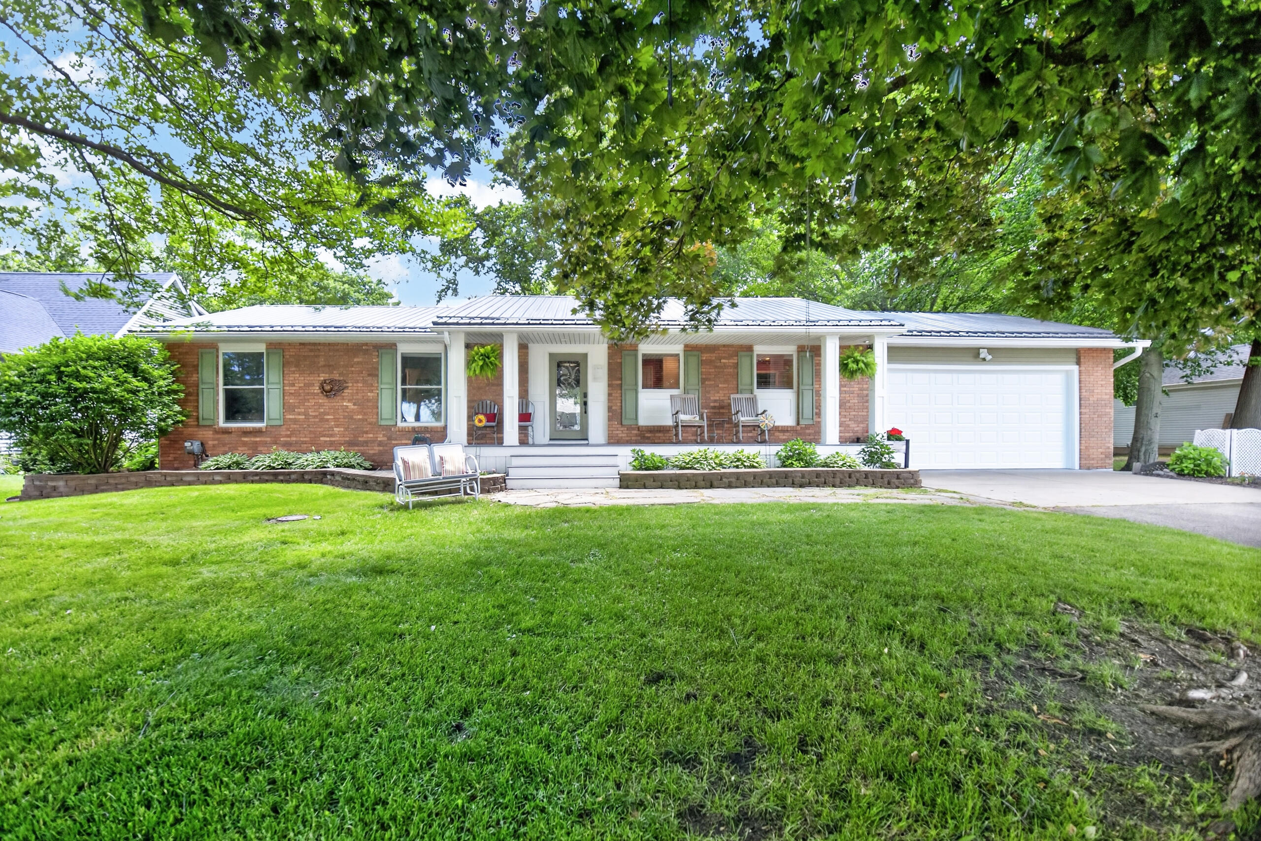 16395 Prairie Brook Road