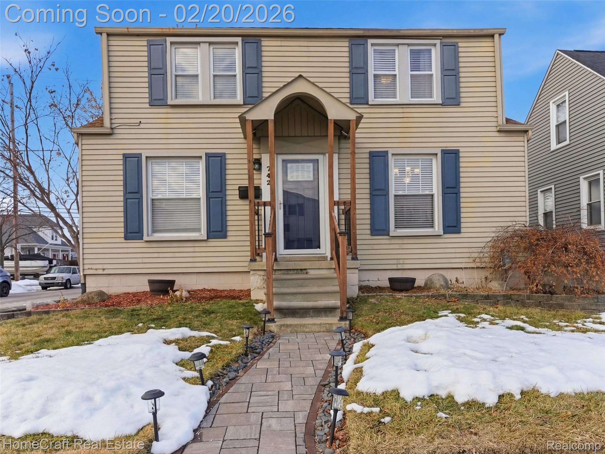 742 SAINT JOHN Street