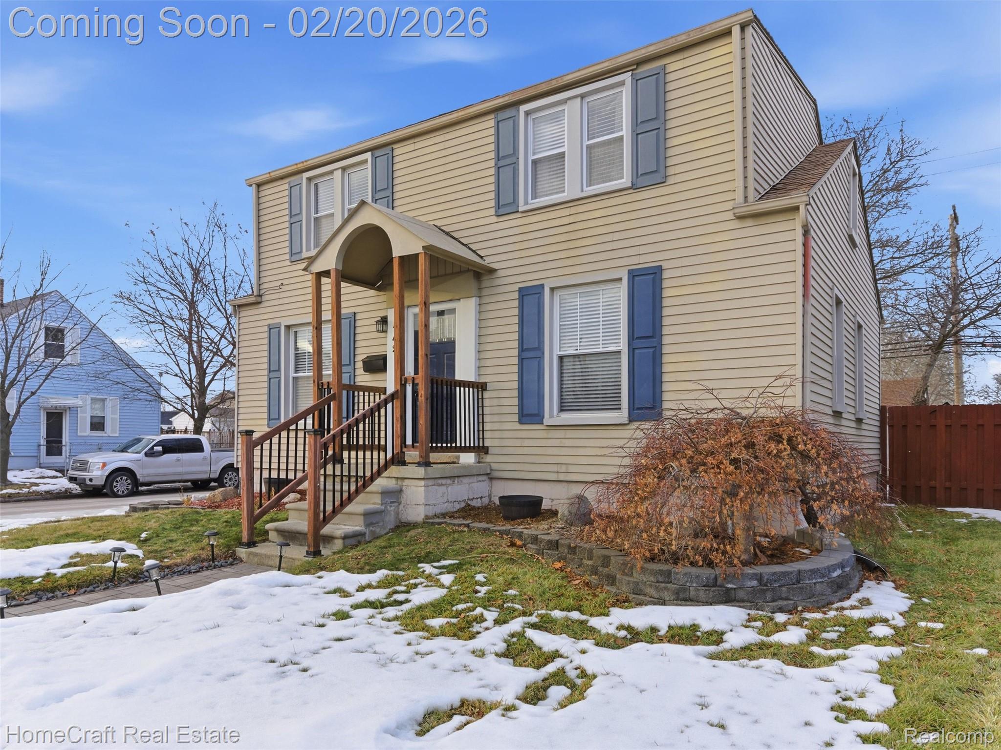 742 SAINT JOHN Street