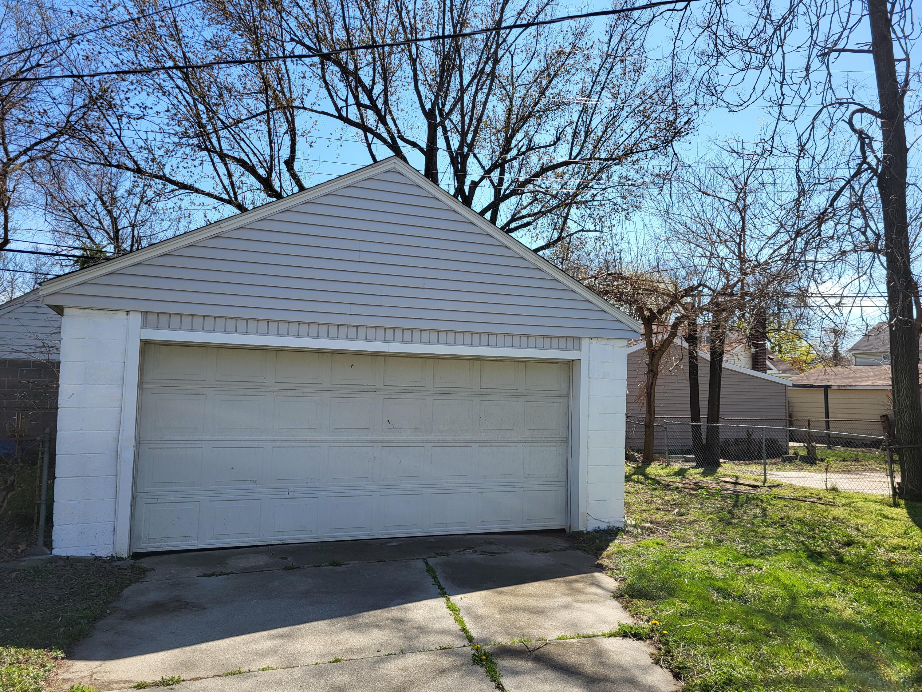 94 E Shevlin Avenue