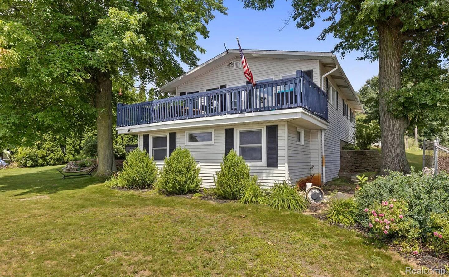 4991 Lakeview Drive