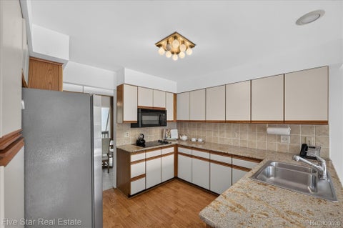 Tiny photo for 5610 Hillcrest Circle W, West Bloomfield Charter Township, MI 48322 (MLS # 20261069457)