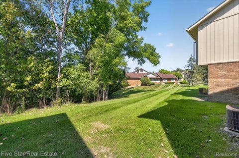 Tiny photo for 5610 Hillcrest Circle W, West Bloomfield Charter Township, MI 48322 (MLS # 20261069457)