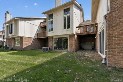 Tiny photo for 5610 Hillcrest Circle W, West Bloomfield Charter Township, MI 48322 (MLS # 20261069457)