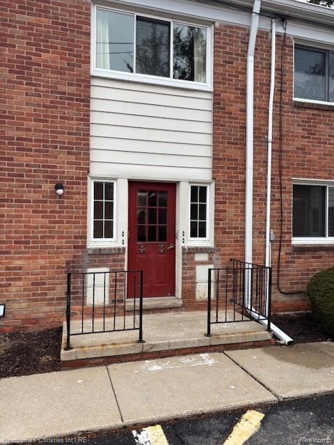 32718 Grand River Avenue 5