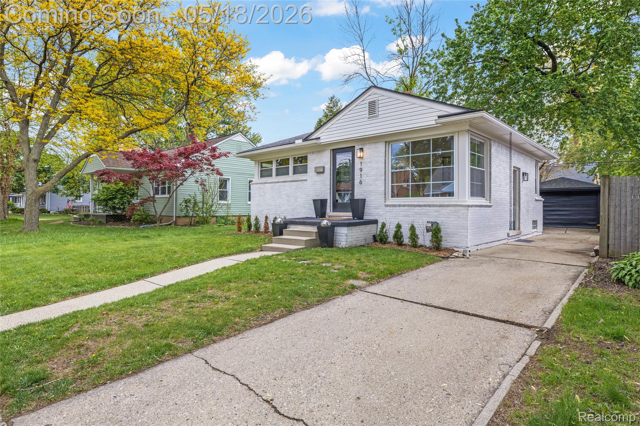 1916 Kalama Avenue