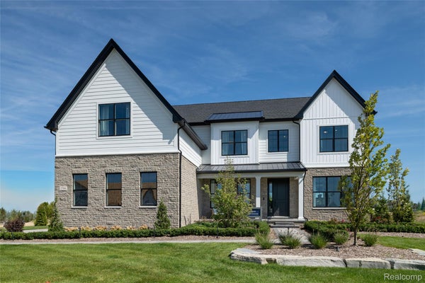 2704 CRYSTAL LAKE DR, COMMERCE TOWNSHIP, MI 48382 - Image 079738f3ffa4a7a1937d3d6d58ea2b8f/3857537445