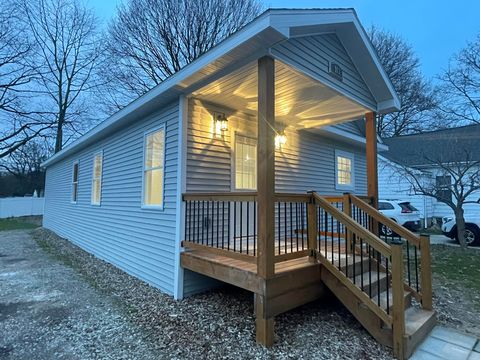 913 Pine Avenue Alma City MI 48801