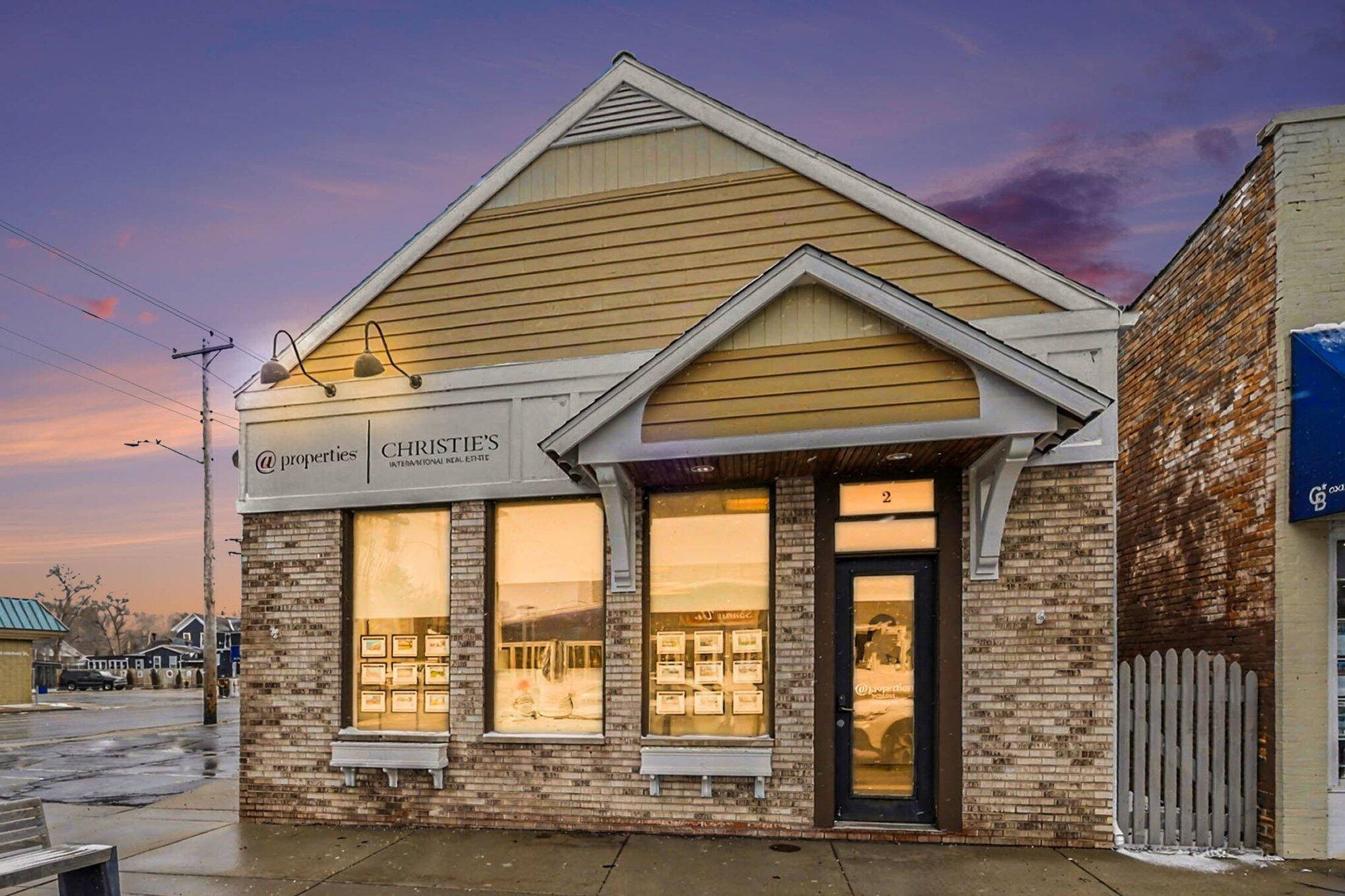 2 N Whittaker Street