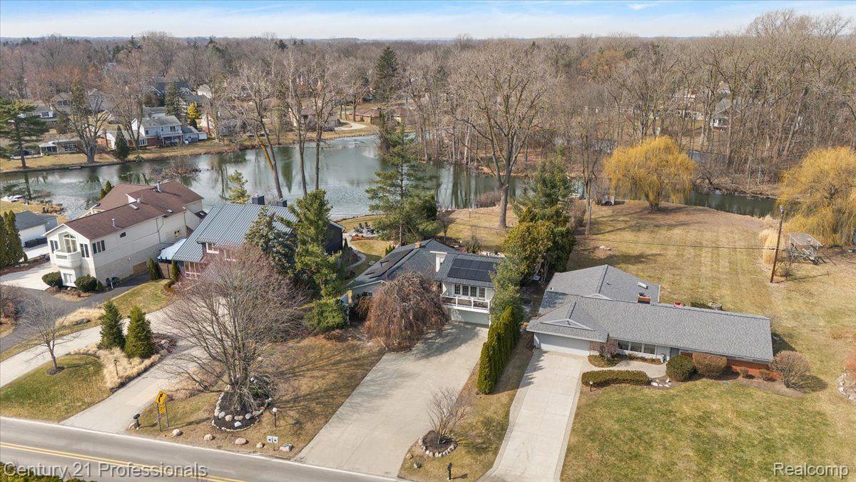 2372 PINE LAKE Road