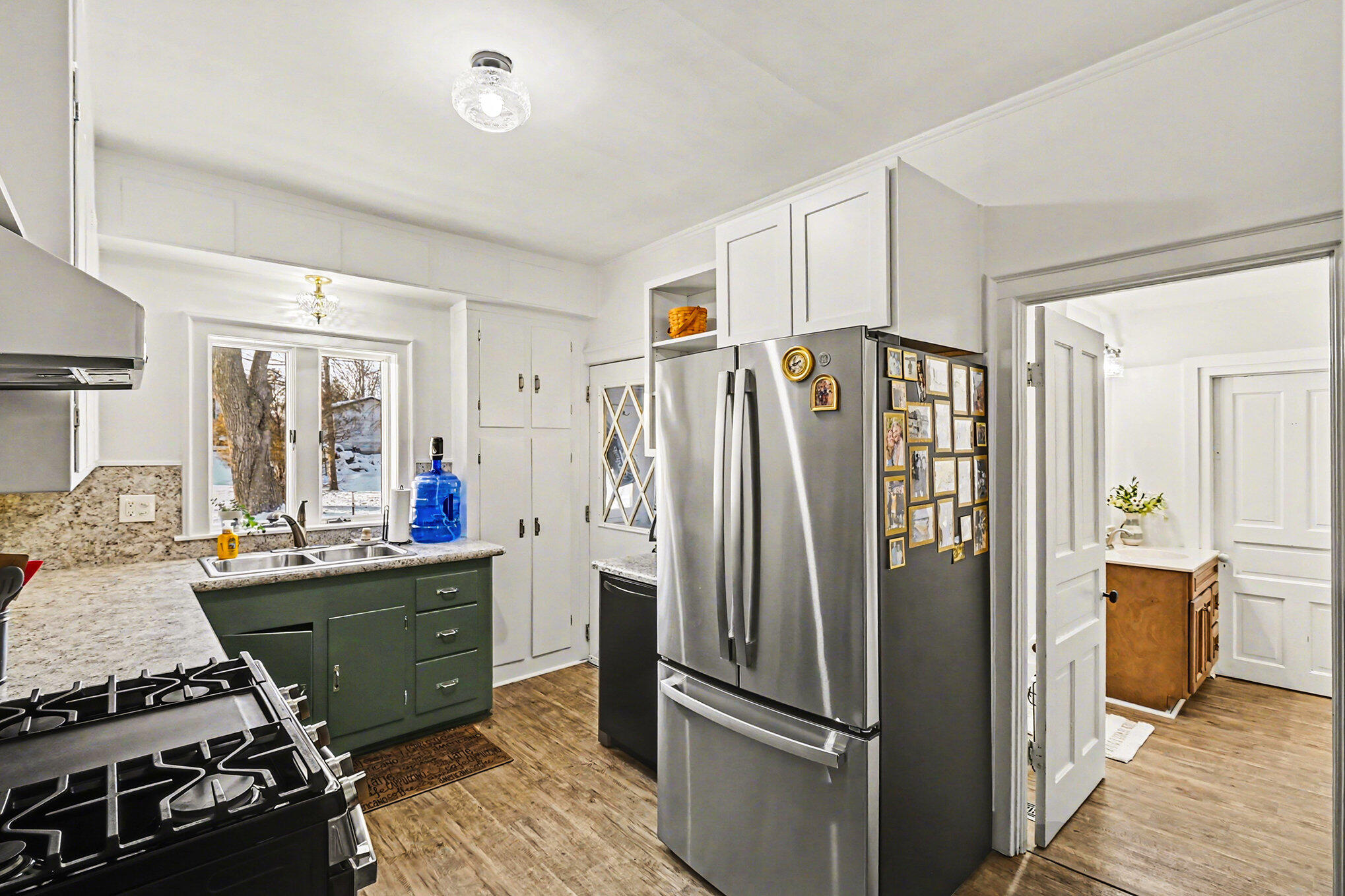 612 W Grand River Avenue