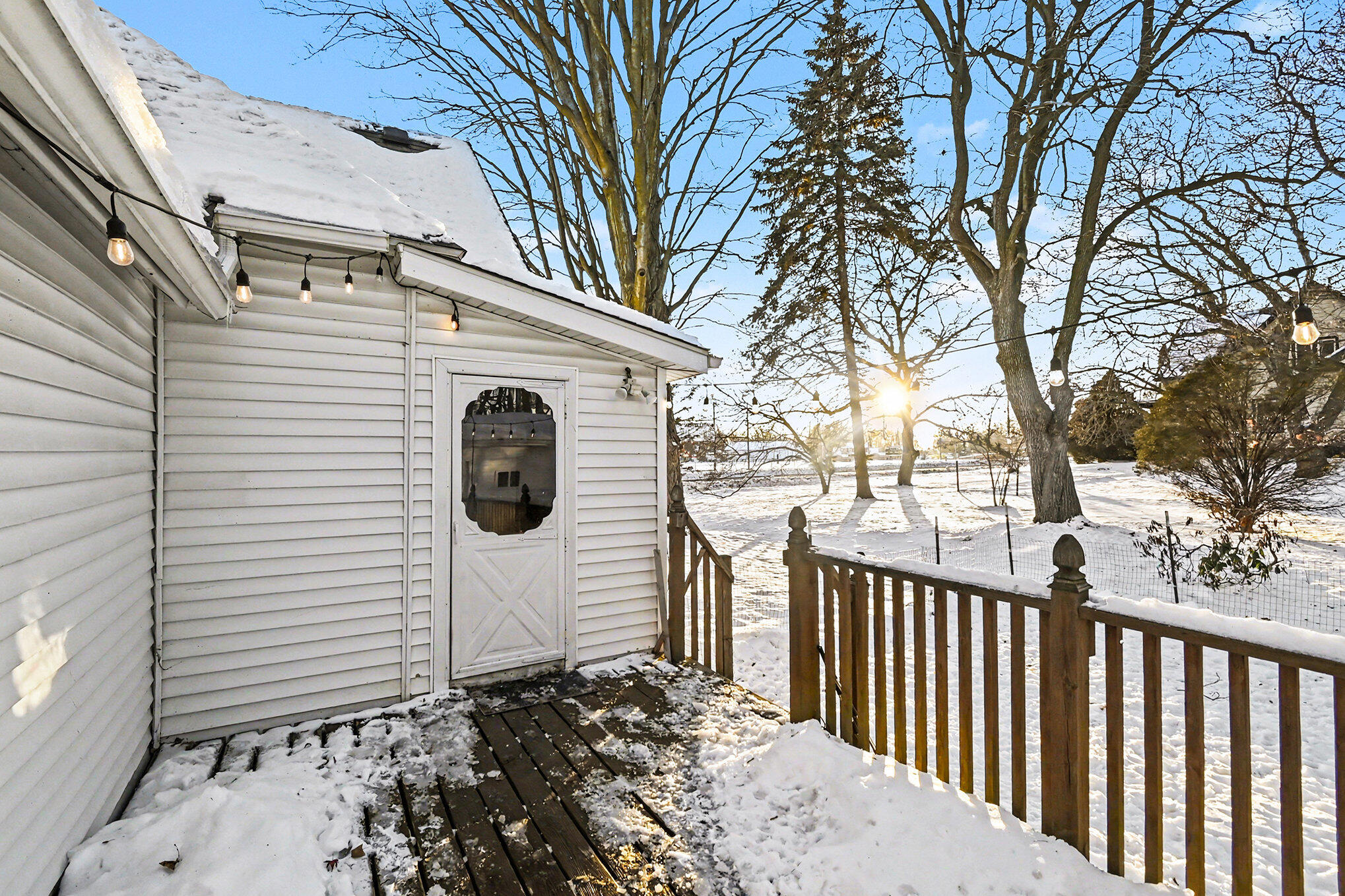 612 W Grand River Avenue