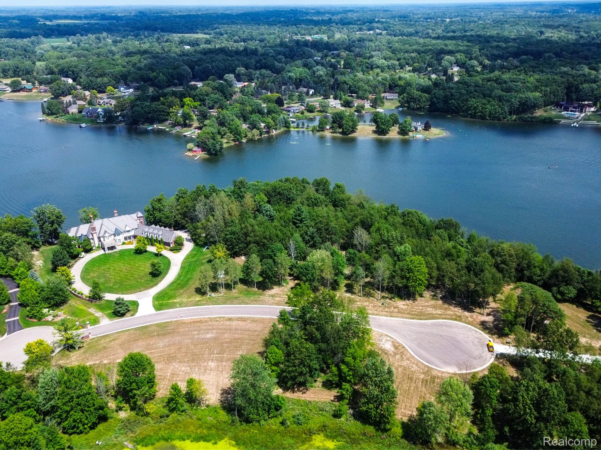 00004 Lakeshore Drive